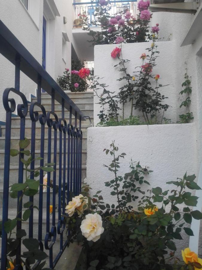 Rania Studios Poros Town Exterior foto