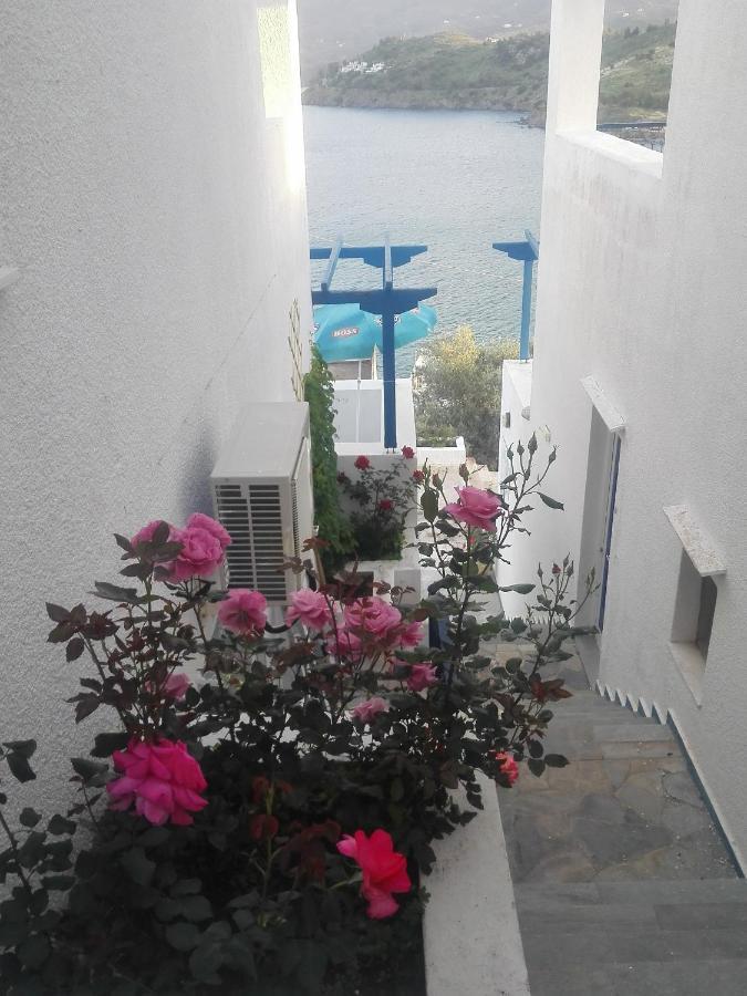 Rania Studios Poros Town Exterior foto